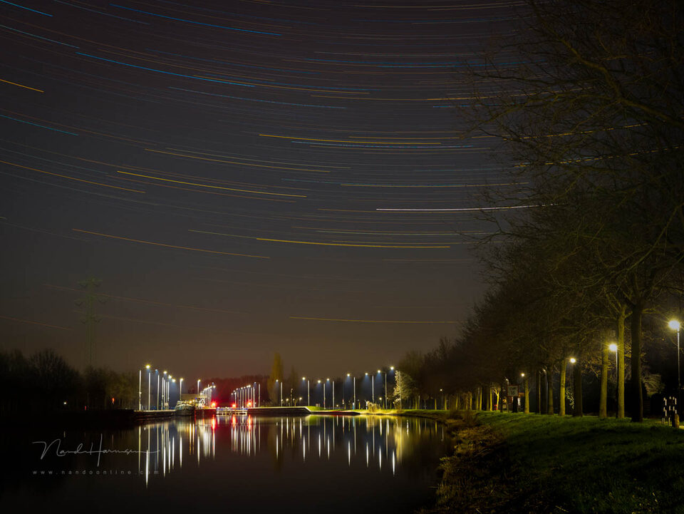 Nando sterrensporen sluis helmond - f/8, 10s, 1600 ISO @ 74mm Nando sterrensporen sluis helmond - f/8, 10s, 1600 ISO @ 74mm