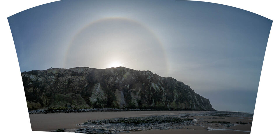 Ik moest omhoog richten om de halo in beeld te krijgen. Zie het effect. Hoe breder het panorama, hoe extremer deze vertekening wordt.