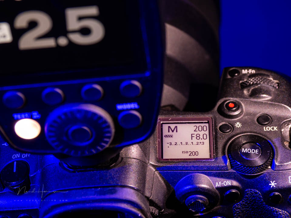 Zet je camera op handmatige belichting voor consequente resultaten. Zet je camera op handmatige belichting voor consequente resultaten.