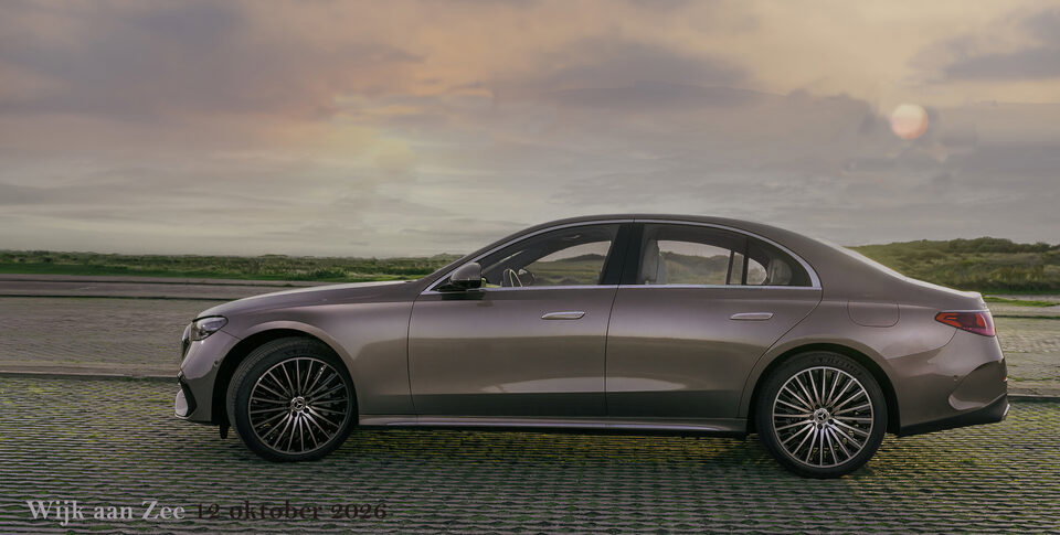 Mercedes flash compositing 1 - f/6.3, 1/50s, 100 ISO @ 35mm Mercedes flash compositing 1 - f/6.3, 1/50s, 100 ISO @ 35mm